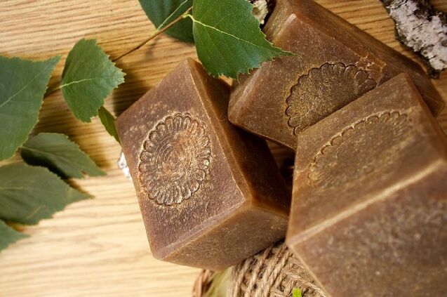 Tar soap against the fungus