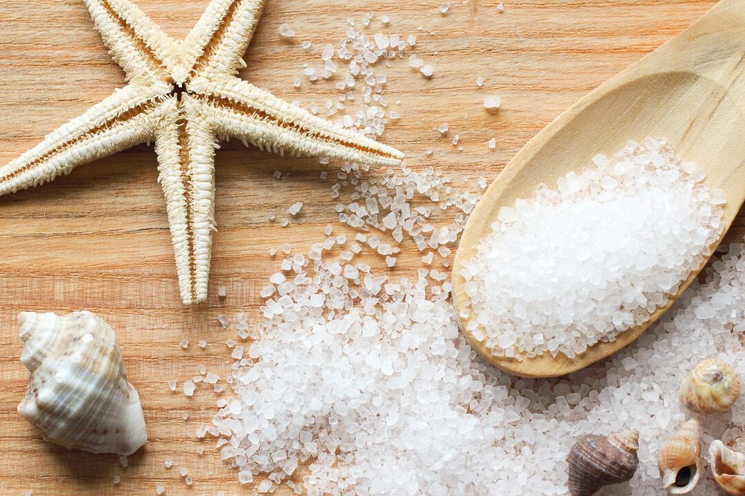 Treatment of mushrooms with sea salt